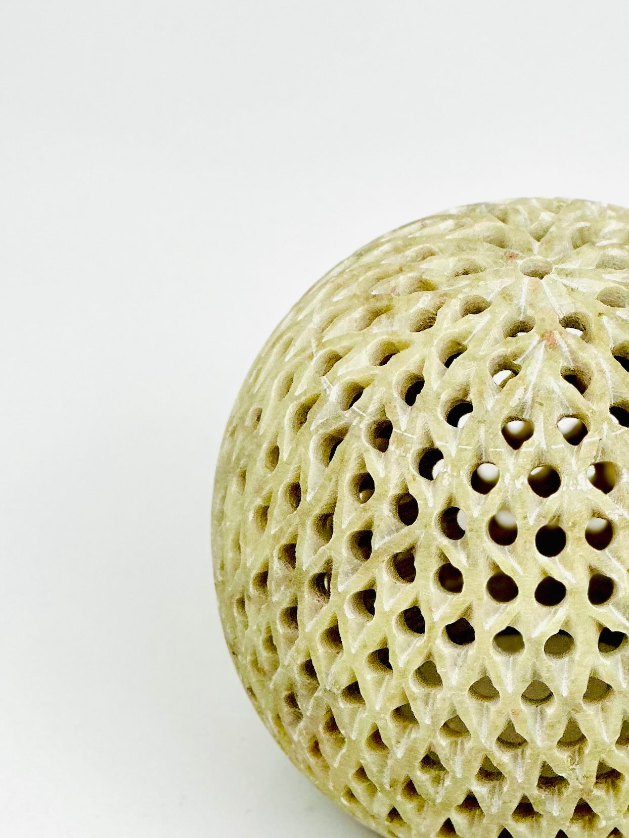 Serenity Sphere Lattice Lantern – 7"H x 2.8"BD x 1.7"CD x 4"B - Tejo