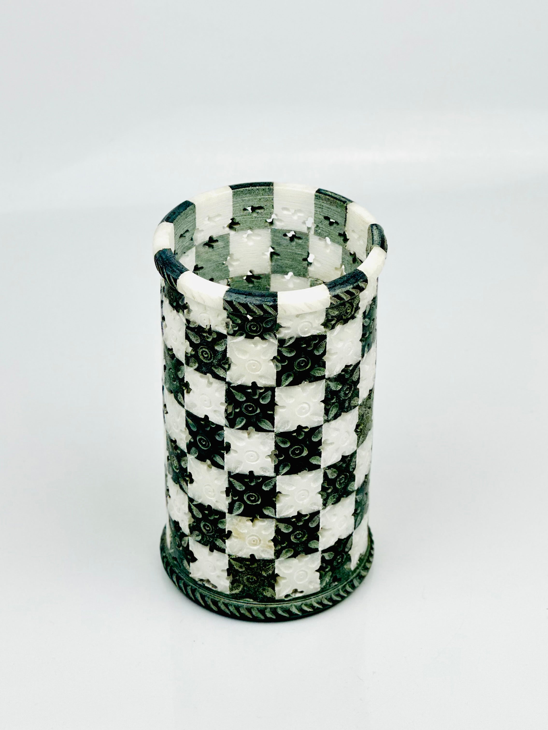 Eclipse Checker Handcrafted Holder – 6"H x 3.5"D - Tejo