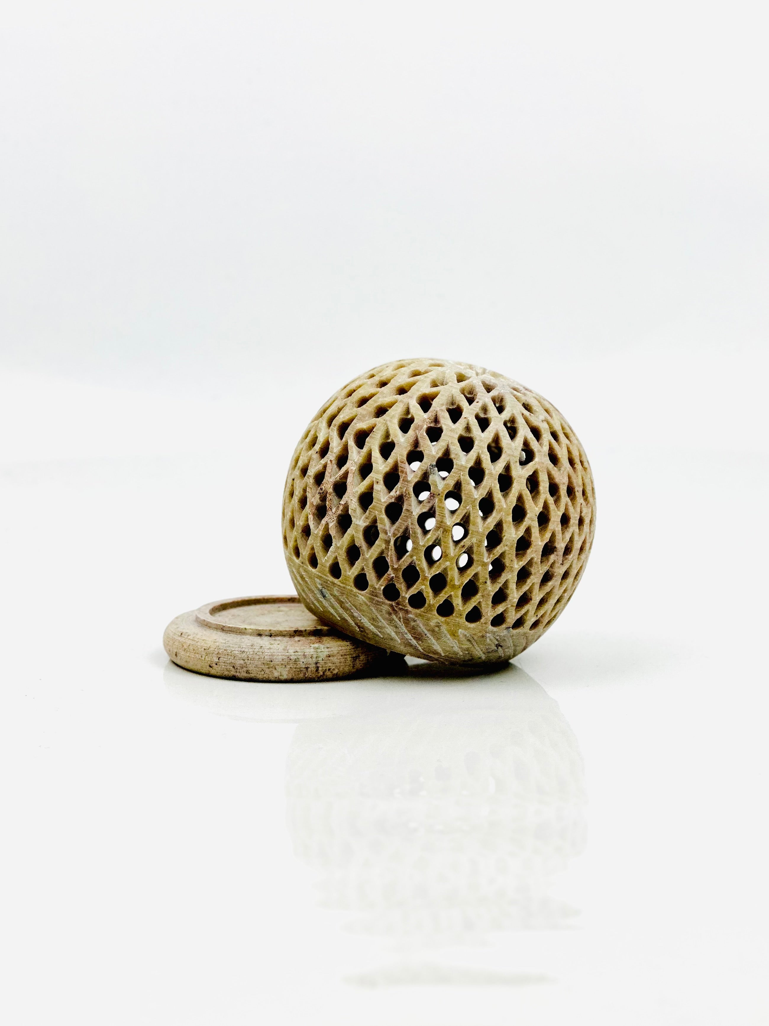Safari Lattice Glow Ball - 3.5"H x 2.2"L x 3"B - Tejo