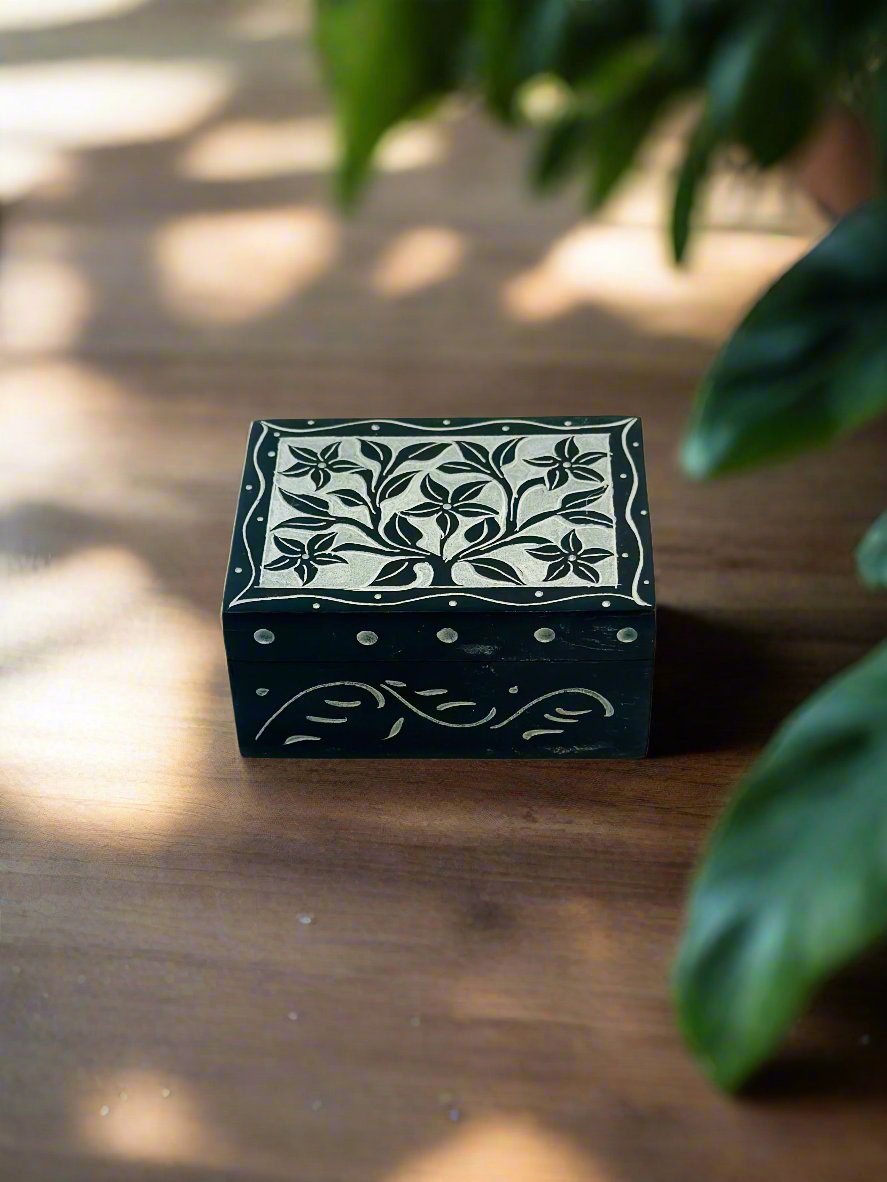 Noir Daisy Hand Carved Soapstone Box – 4"L x 3"B x 1.8"H - Tejo